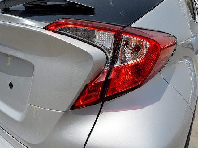 TOYOTA C-HR 2018 Image 20