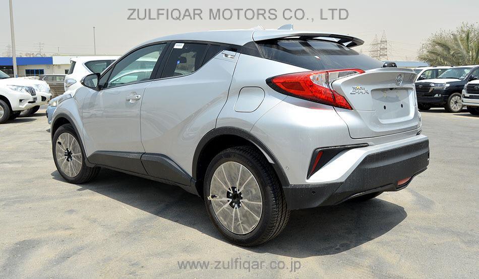 TOYOTA C-HR 2018 Image 8