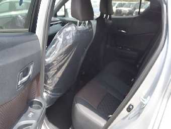 TOYOTA C-HR 2018 Image 10