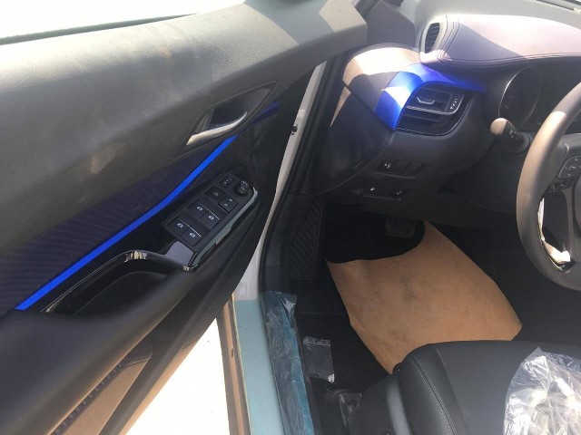 TOYOTA C-HR 2018 Image 20