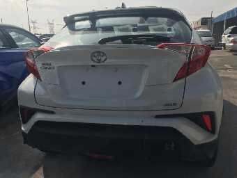 TOYOTA C-HR 2018 Image 3
