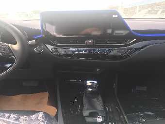 TOYOTA C-HR 2018 Image 9