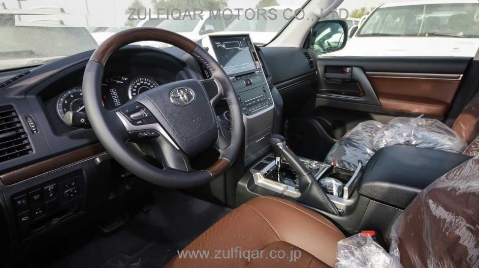 TOYOTA LAND CRUISER 2018 Image 8