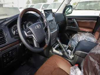 TOYOTA LAND CRUISER 2018 Image 8