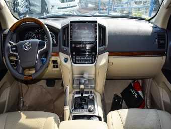 TOYOTA LAND CRUISER 2018 Image 2