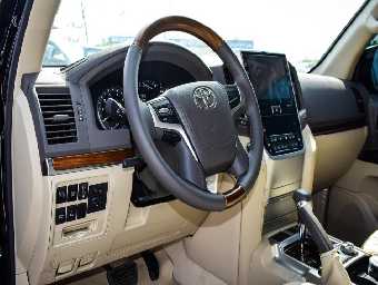 TOYOTA LAND CRUISER 2018 Image 8