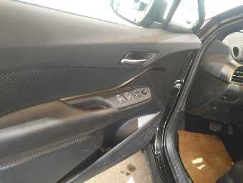 TOYOTA C-HR 2017 Image 6