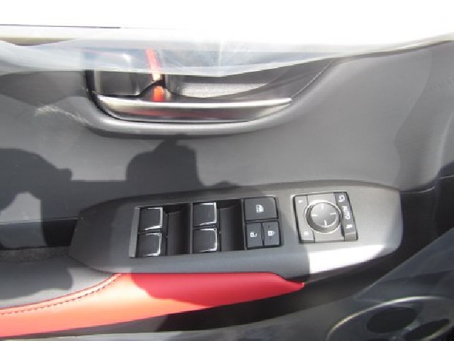 LEXUS NX 300 2018 Image 21