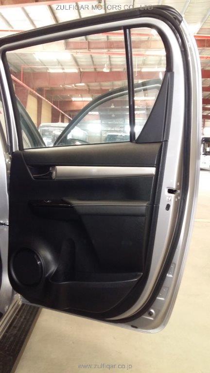 TOYOTA HILUX REVO PICK UP 2019 Image 9