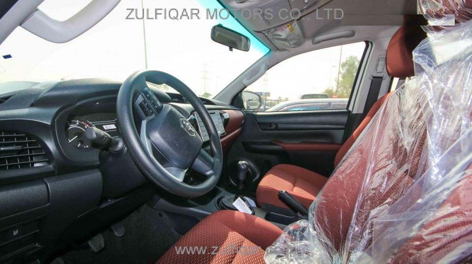 TOYOTA HILUX 2017 Image 7
