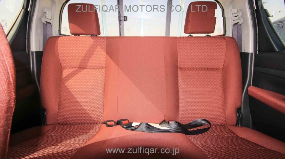 TOYOTA HILUX 2017 Image 9