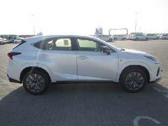 LEXUS NX 300 2018 Image 4