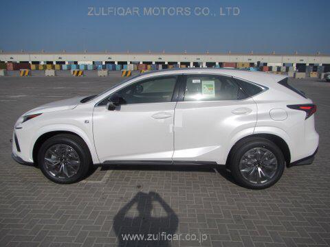 LEXUS NX 300 2018 Image 5