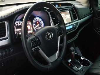 TOYOTA HIGHLANDER 2017 Image 4