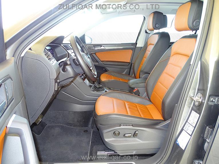 VOLKSWAGEN TIGUAN 2018 Image 8