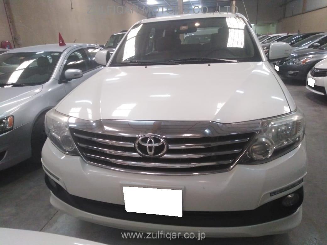 TOYOTA FORTUNER 2015 Image 4