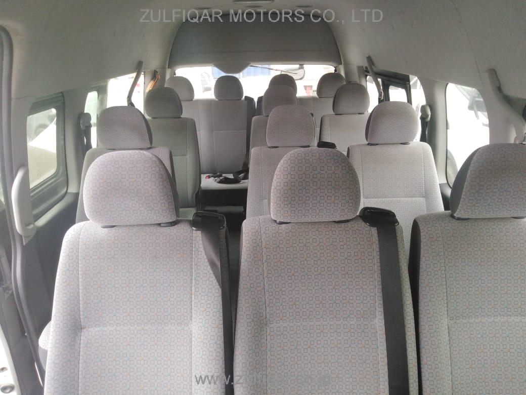 TOYOTA HIACE WAGON 2015 Image 9