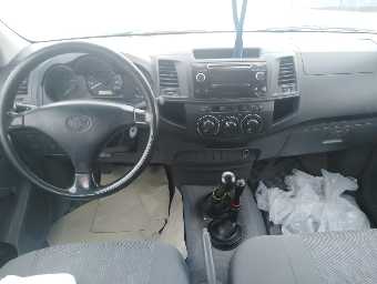 TOYOTA HILUX 2015 Image 2