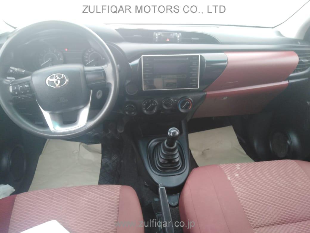 TOYOTA HILUX 2016 Image 2