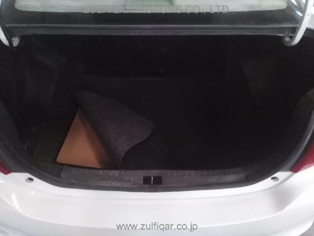 TOYOTA YARIS 2016 Image 8