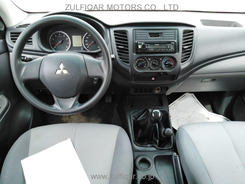 MITSUBISHI PICK UP 2016 Image 2