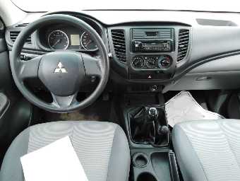 MITSUBISHI PICK UP 2016 Image 2