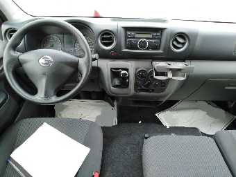 NISSAN URVAN 2015 Image 2