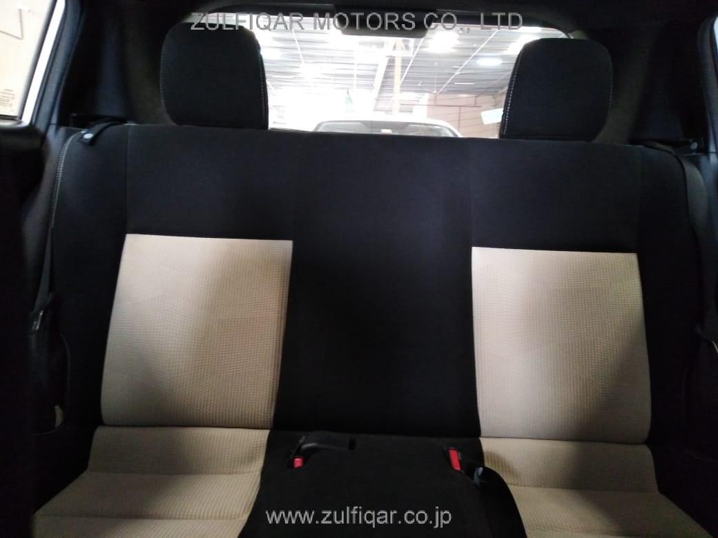 TOYOTA YARIS 2015 Image 8