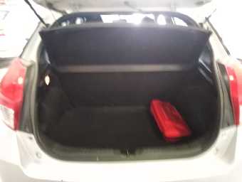 TOYOTA YARIS 2015 Image 9