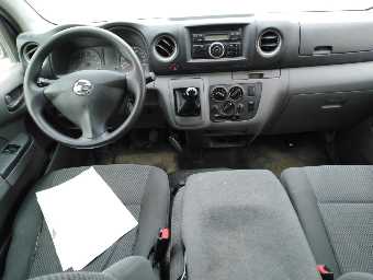 NISSAN URVAN 2016 Image 2