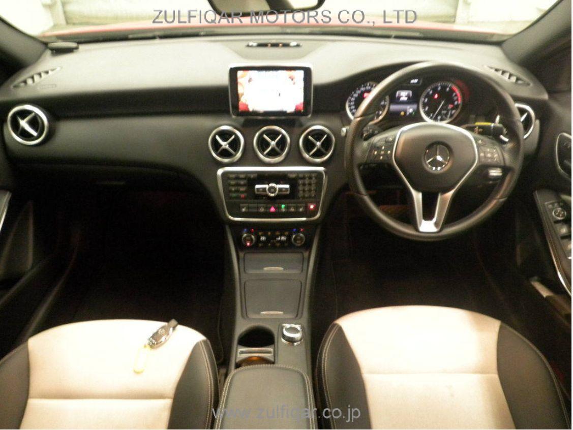 MERCEDES BENZ A CLASS 2015 Image 3