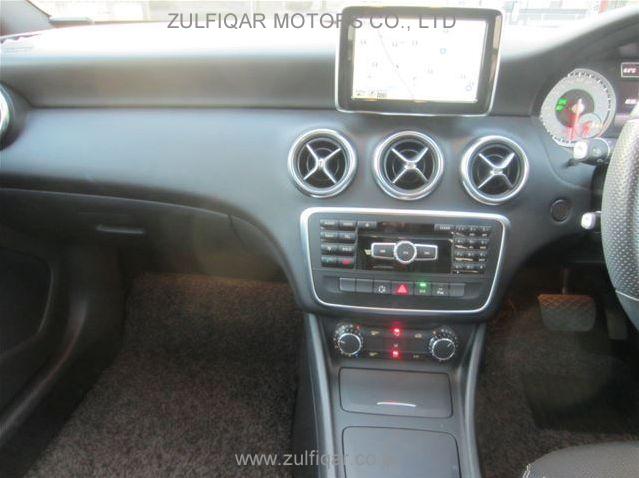 MERCEDES BENZ A CLASS 2014 Image 11