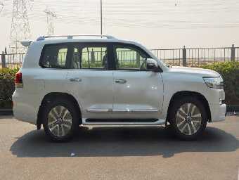 TOYOTA LAND CRUISER 2016 Image 6