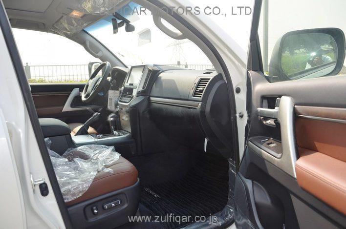 TOYOTA LAND CRUISER 2016 Image 8