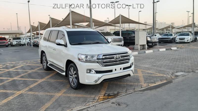 TOYOTA LAND CRUISER 2017 Image 1