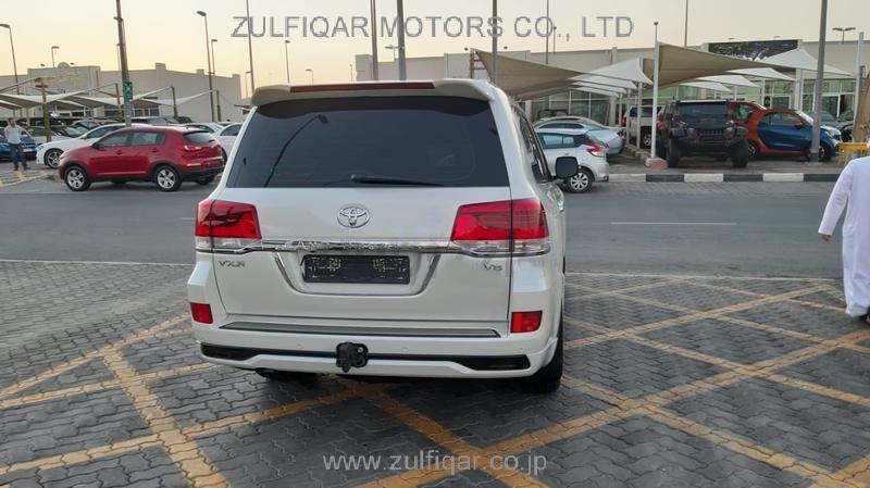 TOYOTA LAND CRUISER 2017 Image 3