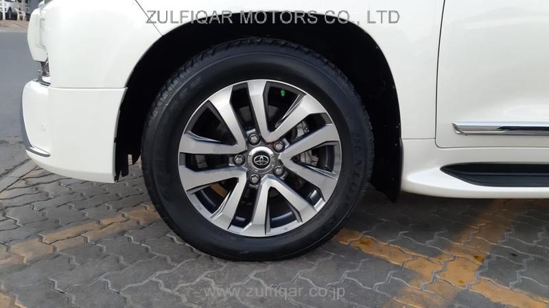TOYOTA LAND CRUISER 2017 Image 9