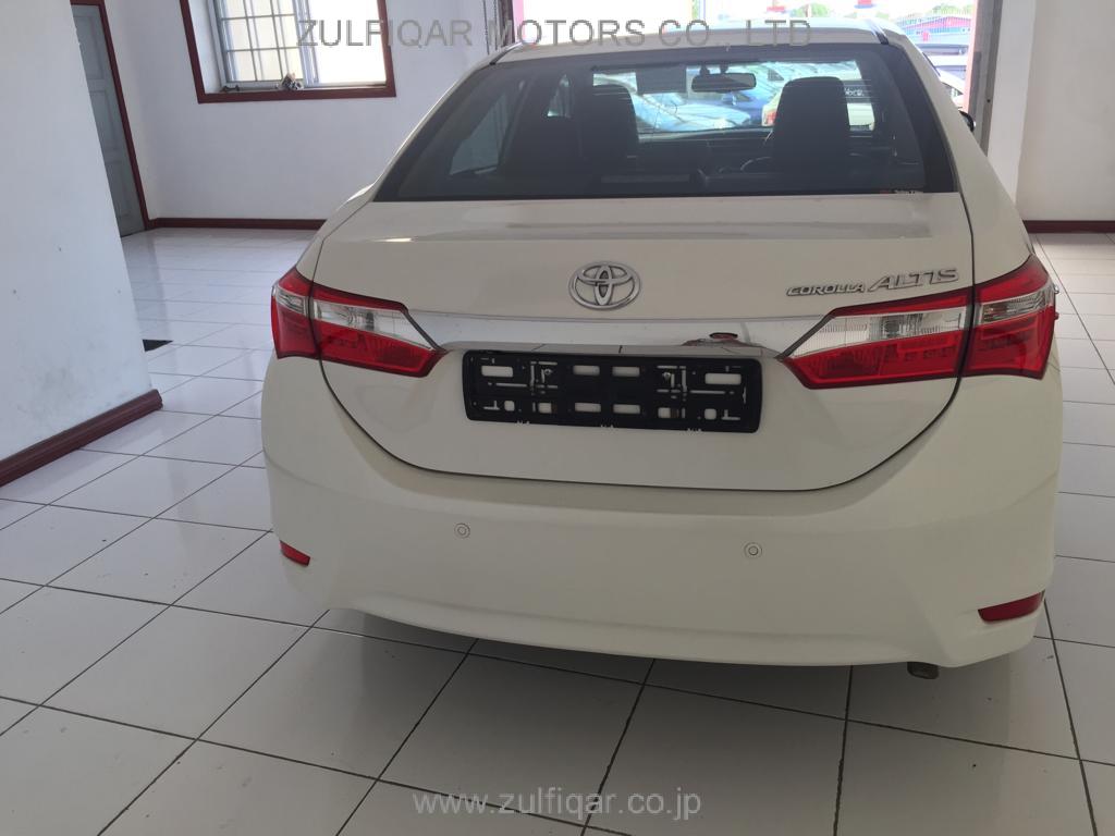 TOYOTA COROLLA ALTIS 2014 Image 4