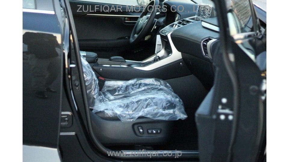 LEXUS NX 300 2018 Image 8