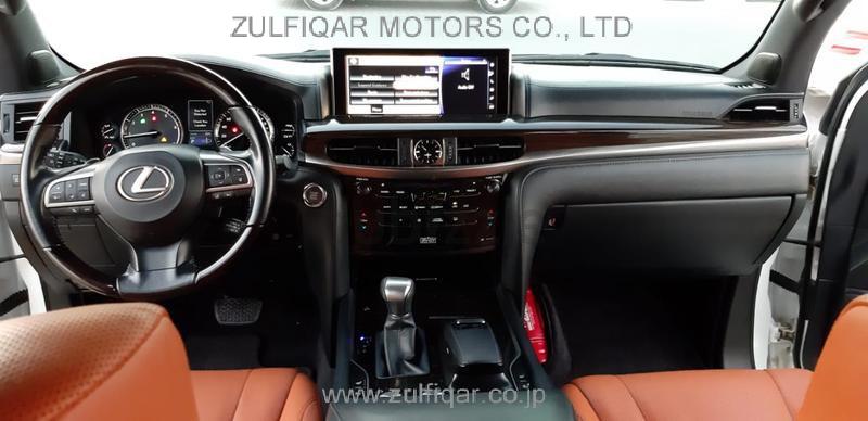 LEXUS LX 570 2017 Image 2