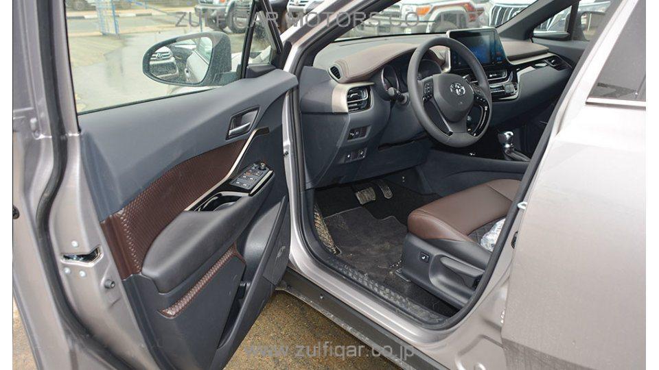 TOYOTA C-HR 2019 Image 8