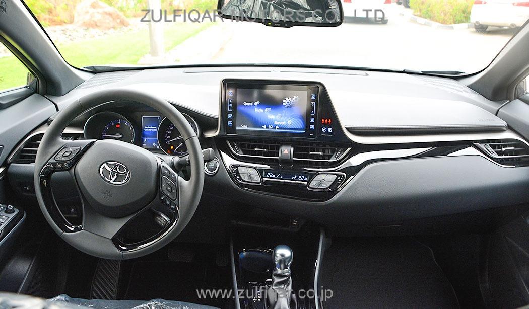 TOYOTA C-HR 2019 Image 2