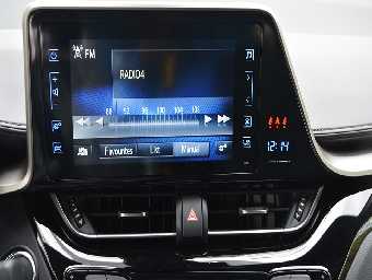 TOYOTA C-HR 2019 Image 15