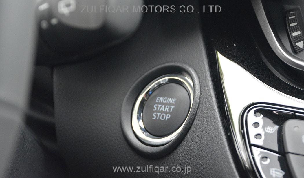 TOYOTA C-HR 2019 Image 8