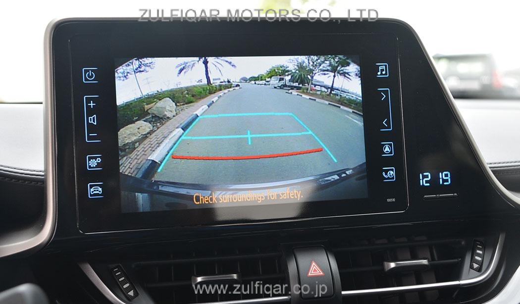 TOYOTA C-HR 2019 Image 10