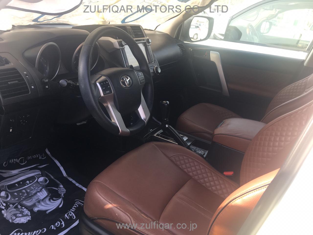 TOYOTA PRADO 2017 Image 8