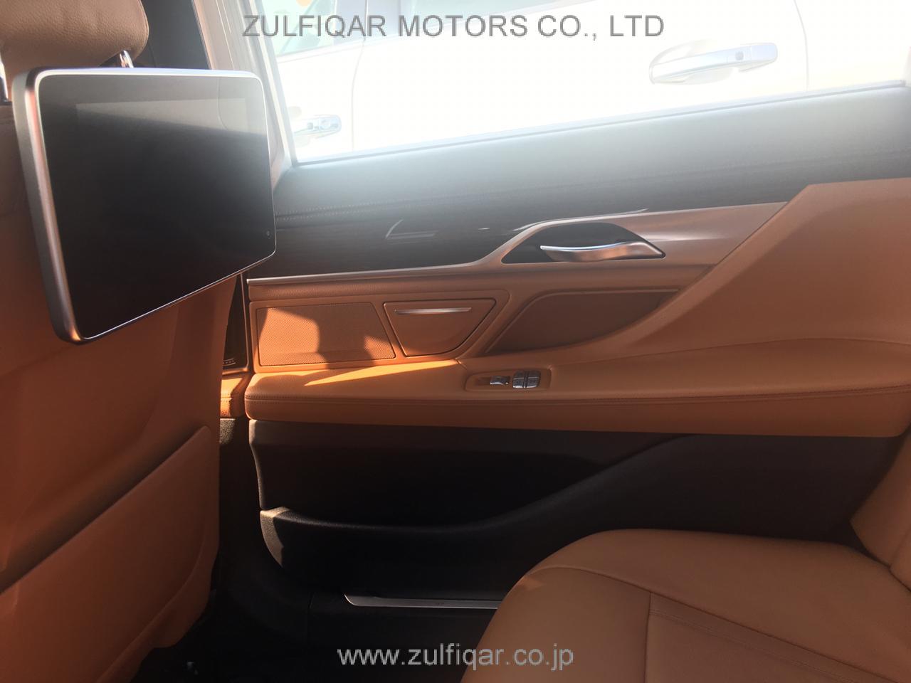 BMW 7 SERIES 2017 Image 8