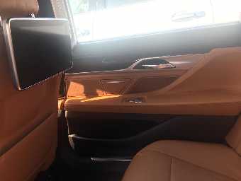 BMW 7 SERIES 2017 Image 8