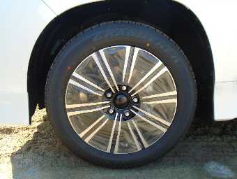 LEXUS LX 570 2019 Image 9