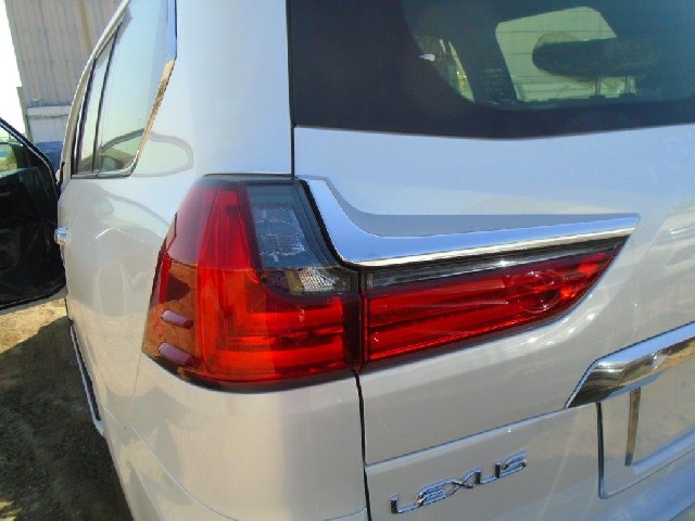LEXUS LX 570 2019 Image 19
